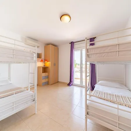 Newly Renovated Ideal For Families Villa